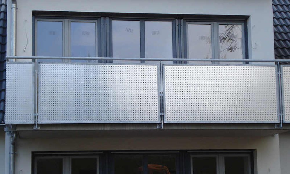 Balkongelaender-lochblech-quad