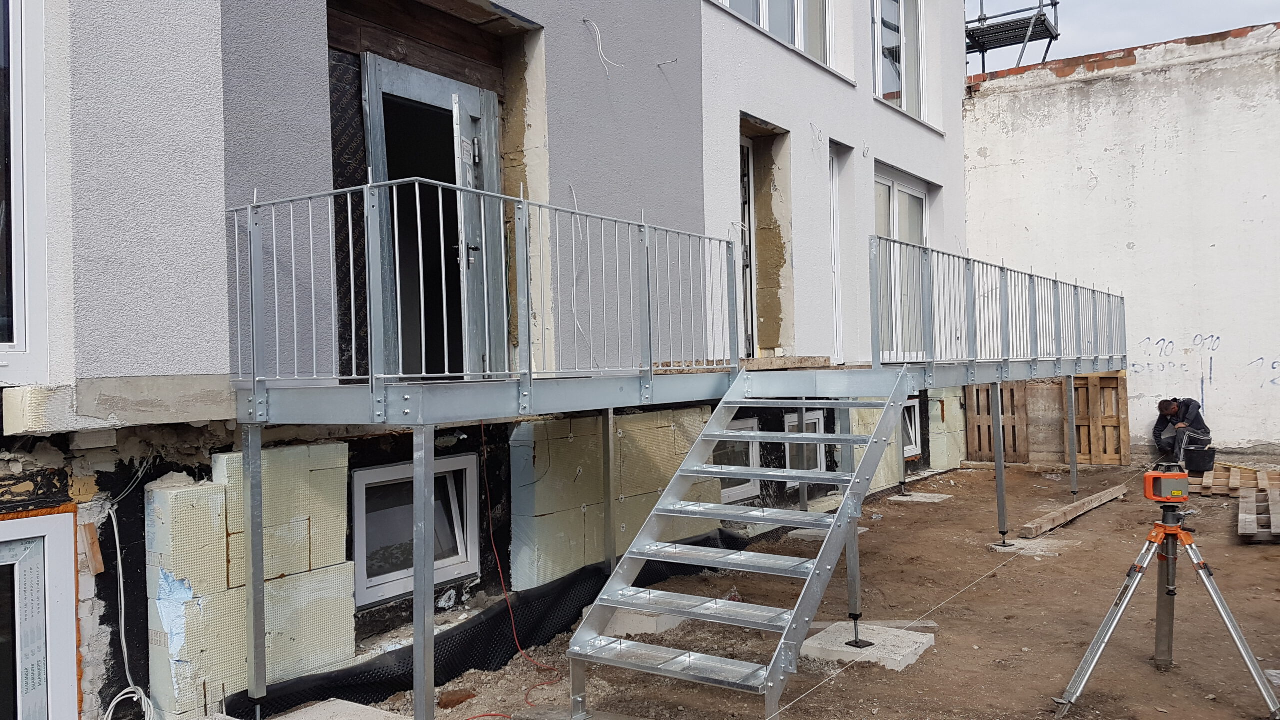 Terrasse mit Metallgeländer und Außentreppe, CHS Metallbau, Bamberg